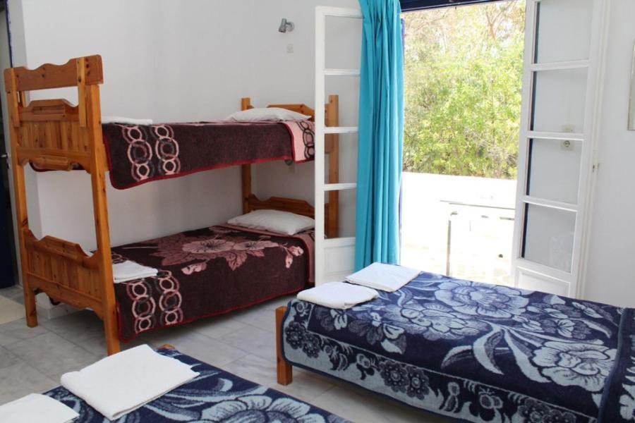 Purple Pig Stars Camping & Bungalows Mylopotas Quarto foto